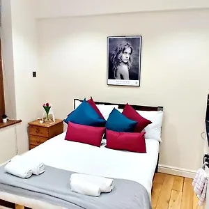 Quarto em Acomodações Particulares White's Row Resident, Londres