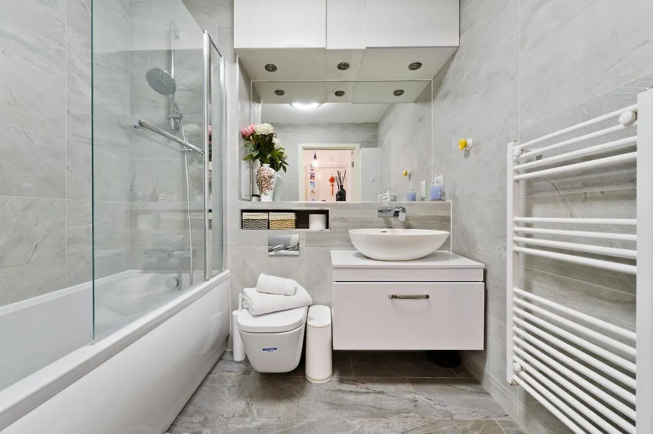 Bright Greenwich Flat Near Canary Wharf By Underthedoormat London
