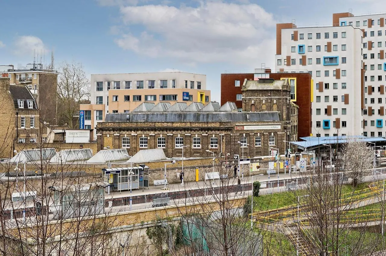 Bright Greenwich Flat Near Canary Wharf By Underthedoormat London
