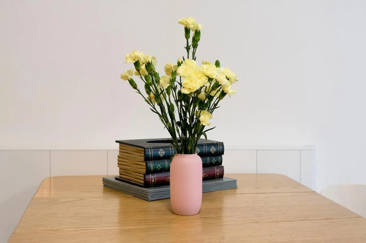 Bright Greenwich Flat Near Canary Wharf By Underthedoormat London 0*,